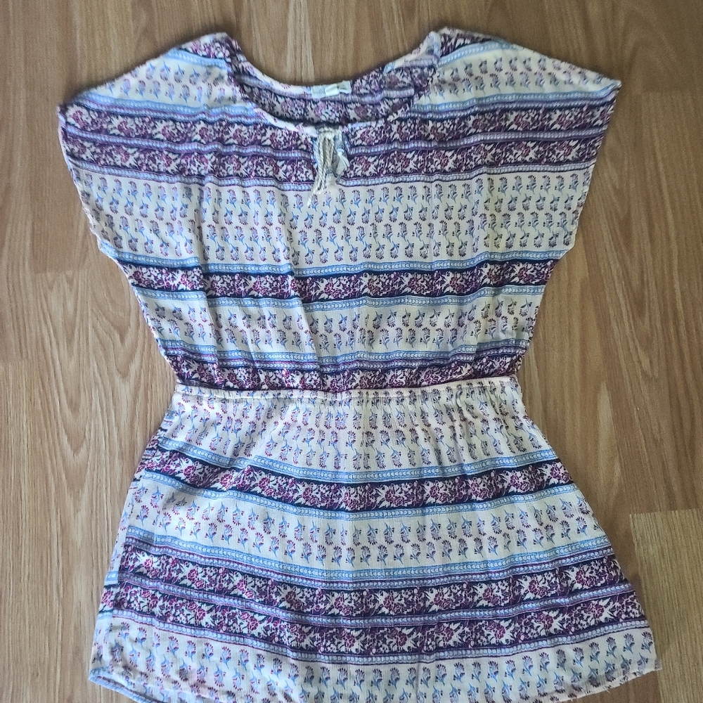 Summer top... XL but fits more like a Medium
